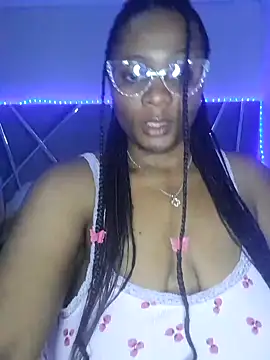 Snapshot of CocoBootyyy chatting on February 2025 01:38:01 AM CocoBootyyy online show from February 2025 01:38:01 AM