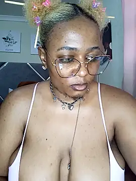 Snapshot of CocoBootyyy chatting on October 2025 04:16:02 AM CocoBootyyy online show from October 2025 04:16:02 AM