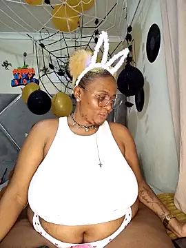 Snapshot of CocoBootyyy chatting on October 2025 11:49:01 PM CocoBootyyy online show from October 2025 11:49:01 PM