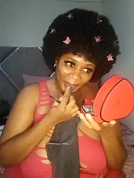Snapshot of CocoBootyyy chatting on February 2025 09:12:01 PM CocoBootyyy online show from February 2025 09:12:01 PM