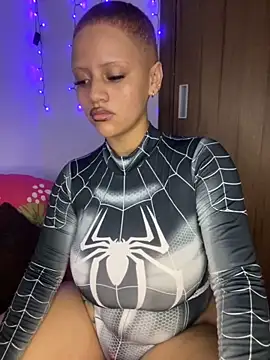 Charlotee  online show from November 2025 06:19:01 AM