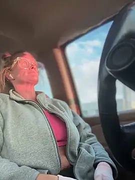 vixendoll87 online show from February 2025 10:59:01 PM