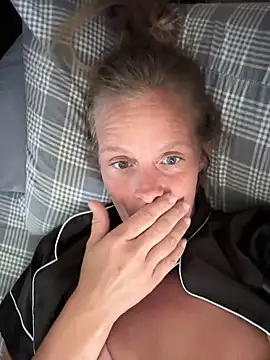 vixendoll87 online show from February 2025 06:04:02 PM