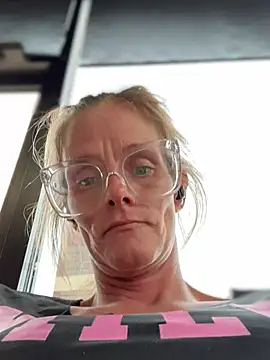 vixendoll87 online show from March 2025 08:32:02 PM