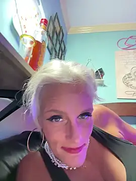 vixendoll87 online show from November 2025 04:55:02 AM