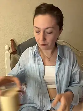 BeatriceTender online show from April 2026 06:35:02 PM