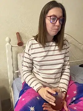 BeatriceTender online show from February 2026 07:00:02 PM