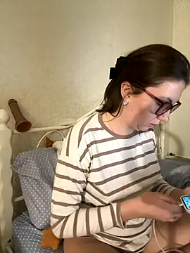 BeatriceTender online show from December 2025 07:48:01 PM