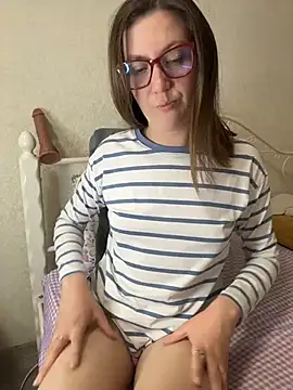 BeatriceTender online show from April 2026 07:18:01 PM