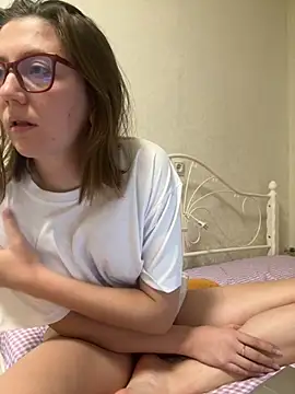 BeatriceTender online show from November 2025 06:34:02 PM