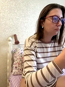 BeatriceTender online show from October 2025 09:43:01 AM