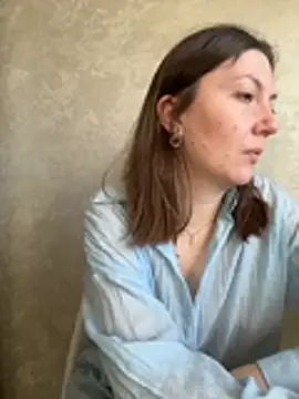 BeatriceTender online show from April 2026 12:23:01 PM