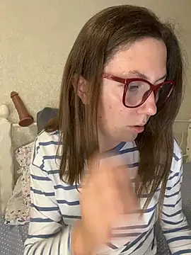 Snapshot of BeatriceTender chatting on May 2026 07:53:02 PM BeatriceTender online show from May 2026 07:53:02 PM