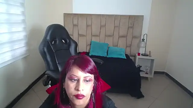 Anabella Thompson online show from October 2025 11:33:02 AM