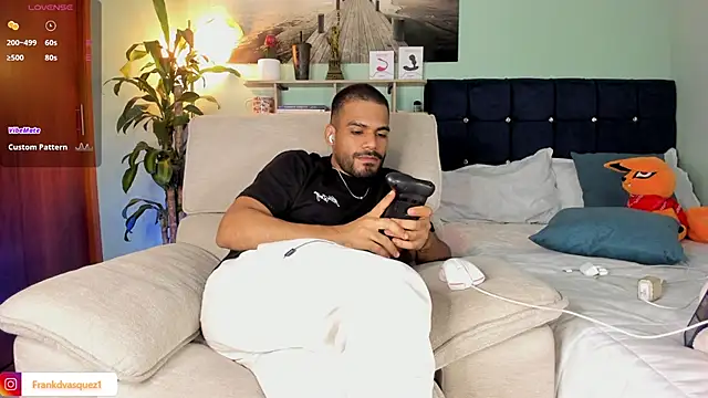 Snapshot of Neganhot_ chatting on February 2026 11:48:01 PM Neganhot online show from February 2026 11:48:01 PM