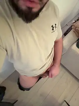 Snapshot of HairyArab90 chatting on February 2026 01:02:02 PM HairyArab90 online show from February 2026 01:02:02 PM