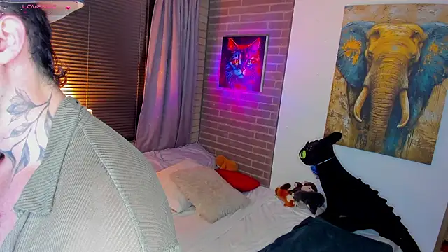 liam oficial02 online show from March 2026 02:33:02 AM