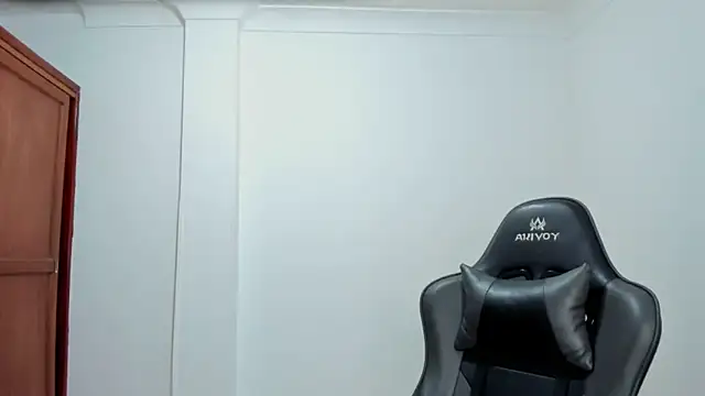 avellanatammy online show from November 2025 01:17:01 AM