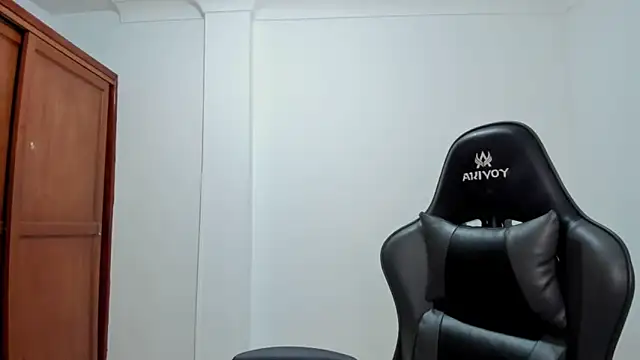 avellanatammy online show from November 2025 03:06:01 AM