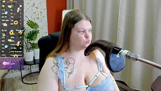 AuroraDemoni online show from January 2026 01:37:02 PM