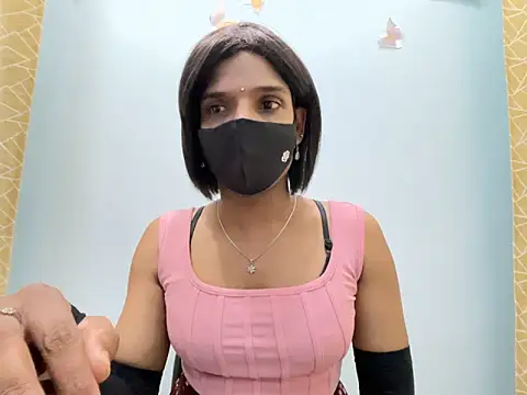 TransLisa7 online show from April 2026 08:56:01 PM