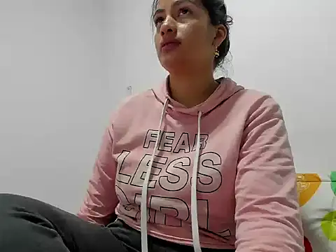 Snapshot of SamanthaBeke chatting on April 2026 03:53:02 AM SamanthaBeke online show from April 2026 03:53:02 AM