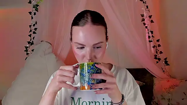MishkaMe online show from February 2025 05:56:02 PM