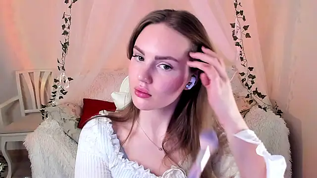 MishkaMe online show from October 2025 02:07:01 PM