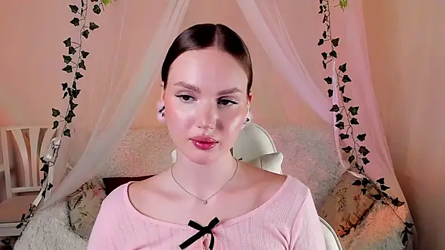 Snapshot of MishkaMe chatting on November 2025 02:33:01 PM MishkaMe online show from November 2025 02:33:01 PM