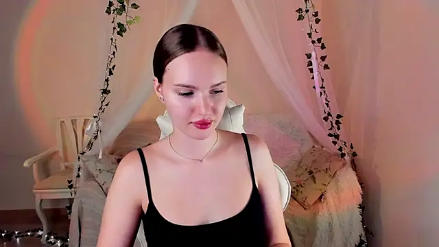 MishkaMe online show from September 2025 03:56:01 PM