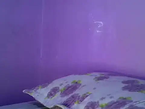 Snapshot of Cute_tamara chatting on January 2025 03:11:02 PM Cute tamara online show from January 2025 03:11:02 PM