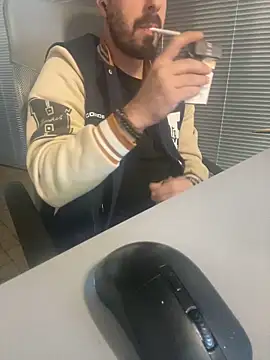 giorgakaci69 online show from February 2026 11:33:01 AM