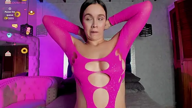 Taiissa  online show from February 2026 08:41:02 PM