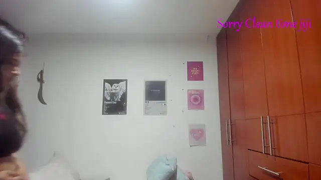 StephaniFox online show from December 2025 03:50:02 AM