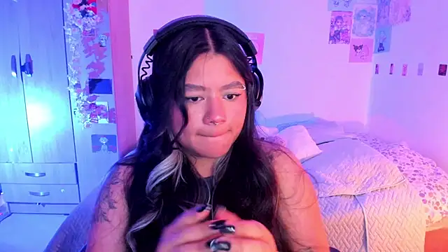 StephaniFox online show from February 2025 06:15:01 PM