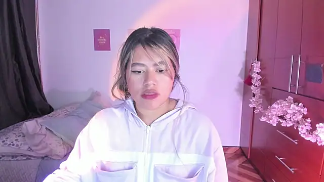 StephaniFox online show from September 2025 12:05:01 AM