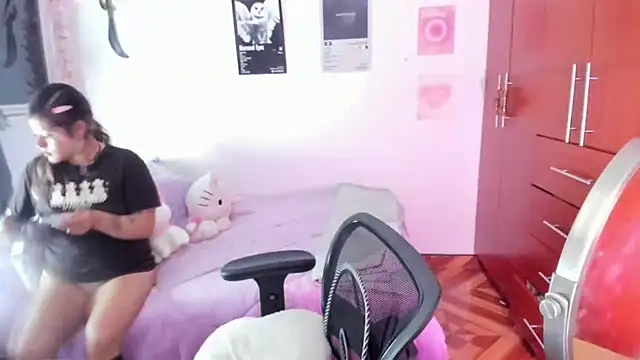 StephaniFox online show from April 2026 12:28:02 AM