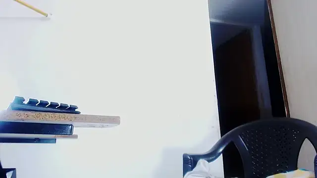 taniabigxx online show from May 2026 04:45:01 AM