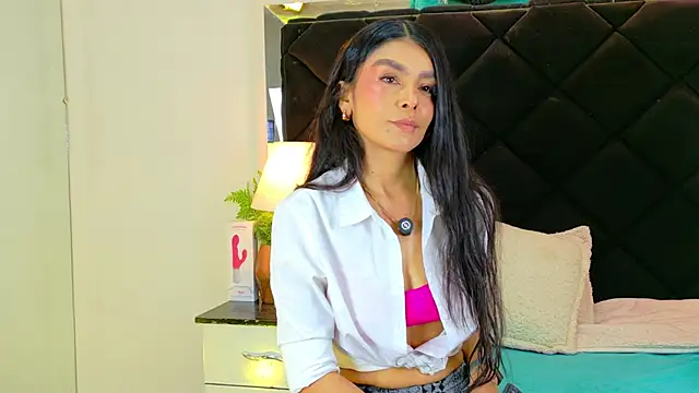 Holly Brensonexx  online show from November 2025 01:14:02 PM