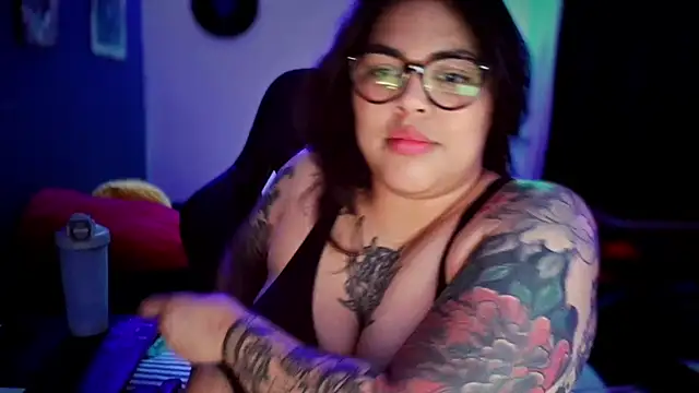 miacanela xo online show from April 2026 02:02:02 AM