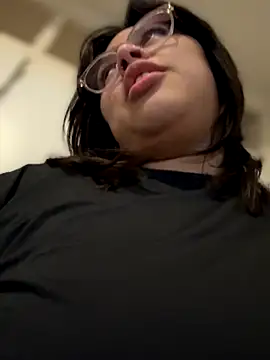 Snapshot of miacanela_xo chatting on November 2025 03:21:02 AM miacanela xo online show from November 2025 03:21:02 AM