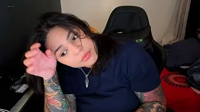 miacanela xo online show from April 2026 11:33:02 PM