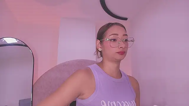 vale ross  online show from April 2026 03:03:01 AM