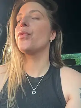 LiliMorganxxx online show from April 2026 05:30:02 PM