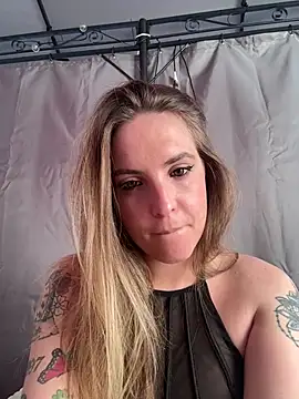 LiliMorganxxx online show from April 2026 03:18:01 PM