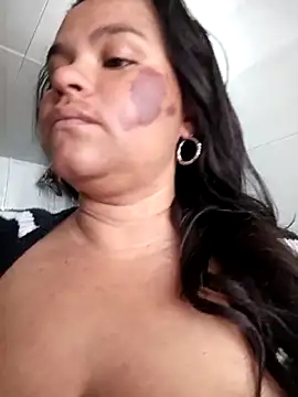 Snapshot of Julieta-tits chatting on April 2026 05:41:01 PM Julieta-tits online show from April 2026 05:41:01 PM