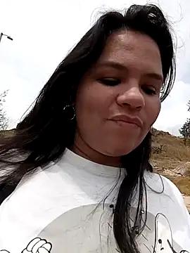 Snapshot of Julieta-tits chatting on February 2025 04:32:02 PM Julieta-tits online show from February 2025 04:32:02 PM