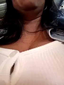 Snapshot of Julieta-tits chatting on December 2024 10:32:01 PM Julieta-tits online show from December 2024 10:32:01 PM