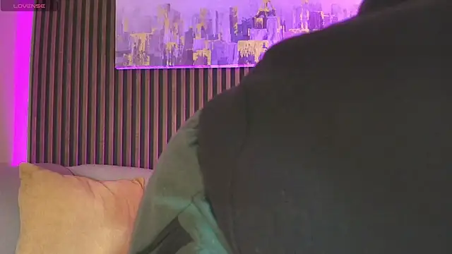 Tamaraakins online show from November 2025 01:01:02 PM