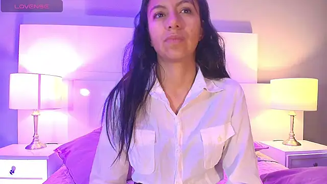 Snapshot of Tamaraakins chatting on October 2025 12:20:02 PM Tamaraakins online show from October 2025 12:20:02 PM
